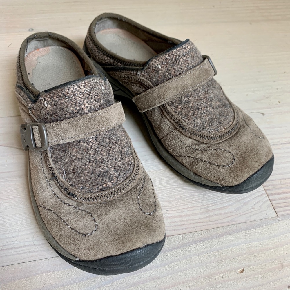 Merrell Women’s shoes, size 7, clog